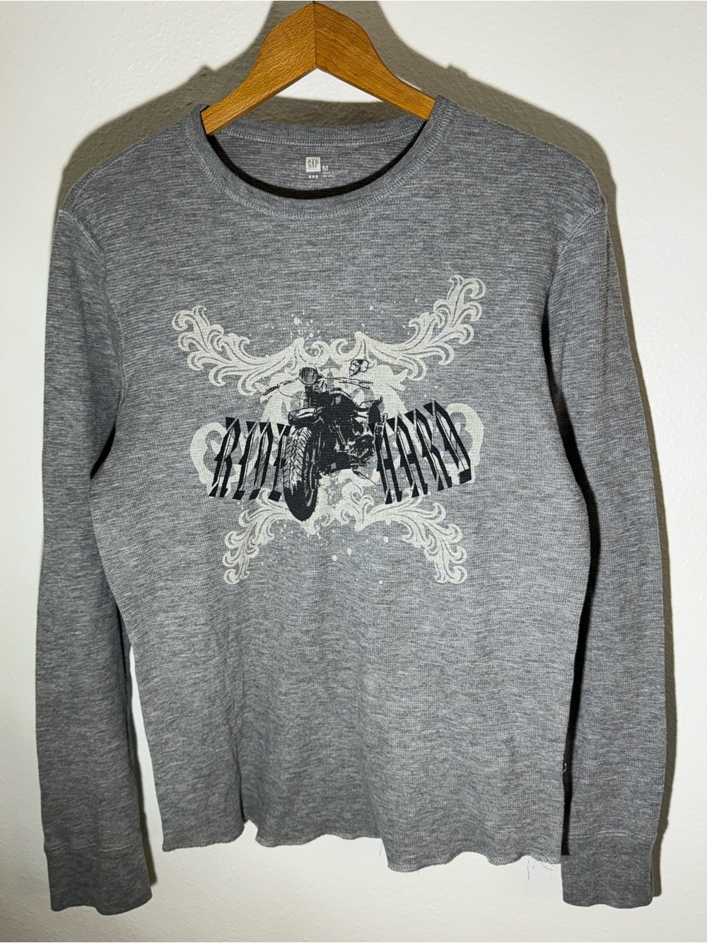 Y2K GAP Men's Gray Long-Sleeve Tee with Motorcycle Graphic